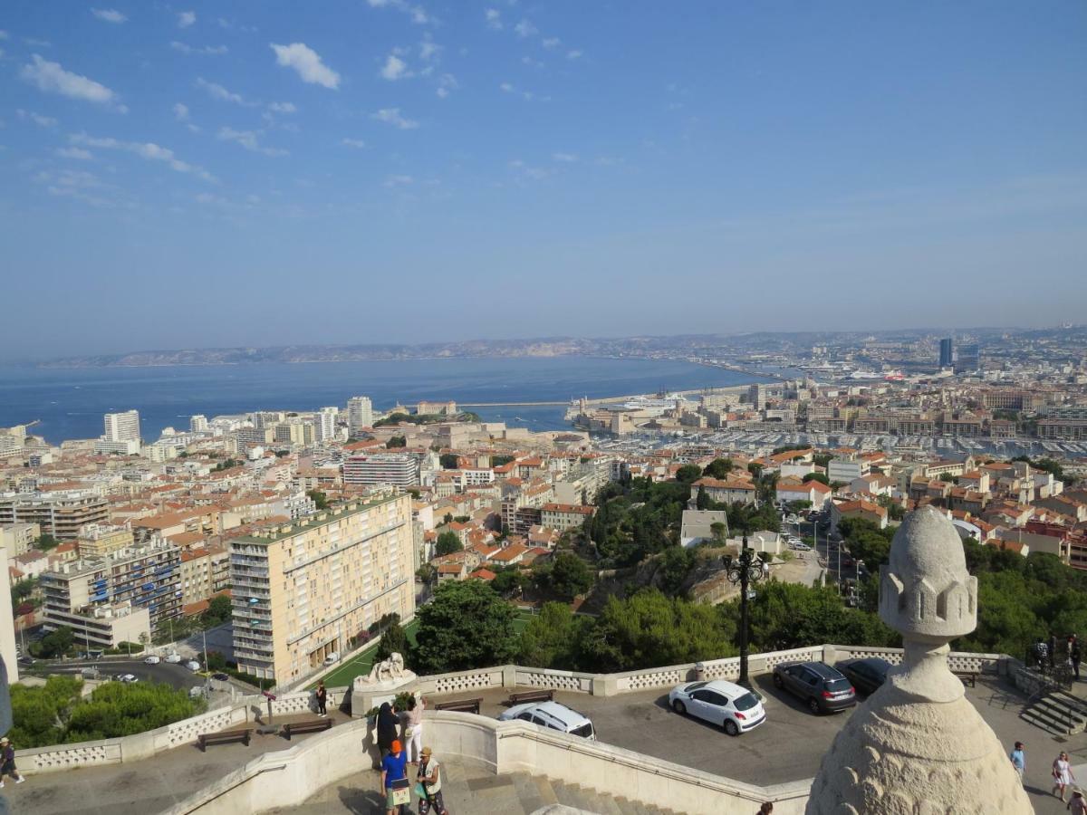 Studio Calme Et Tres Lumineux, Au Pied De Notre Dame De La Garde Marselha Exterior foto